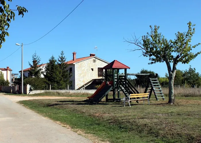 With Parking Space Flengi, Porec - 15395 Appartamento *